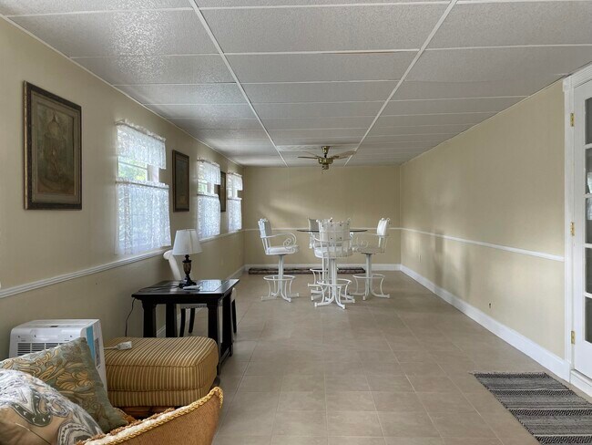 Building Photo - 2395 Idlewild Rd