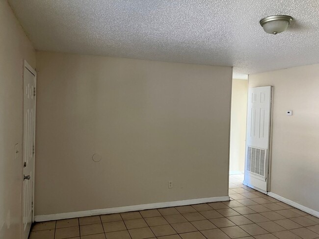 Building Photo - 39500 Lincoln Ave