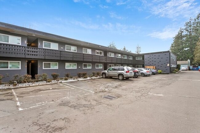 Building Photo - MOVE IN SPECIAL 1ST MONTH RENT FREE!! 2 be...