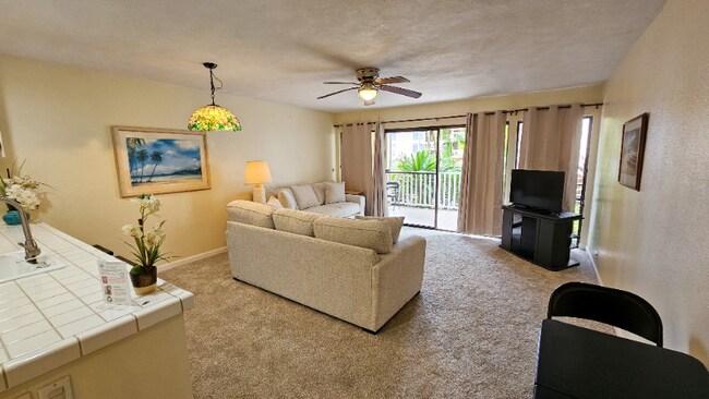 Building Photo - 75-6002-6002 Ali‘i Dr