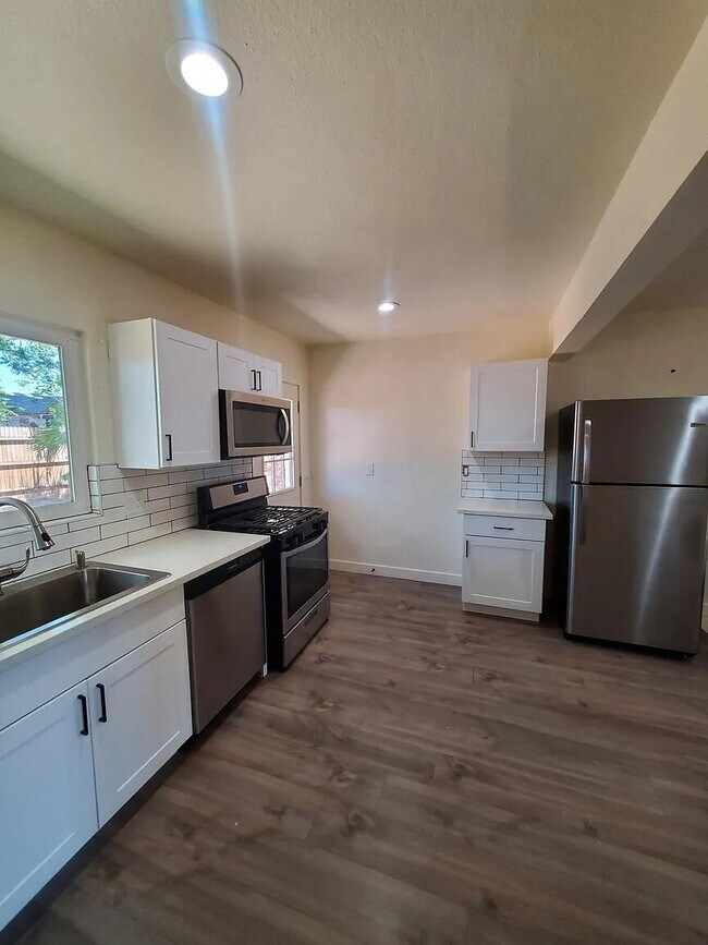Building Photo - CHARMING 1-BEDROOM HOME NEAR DOWNTOWN GLENDALE