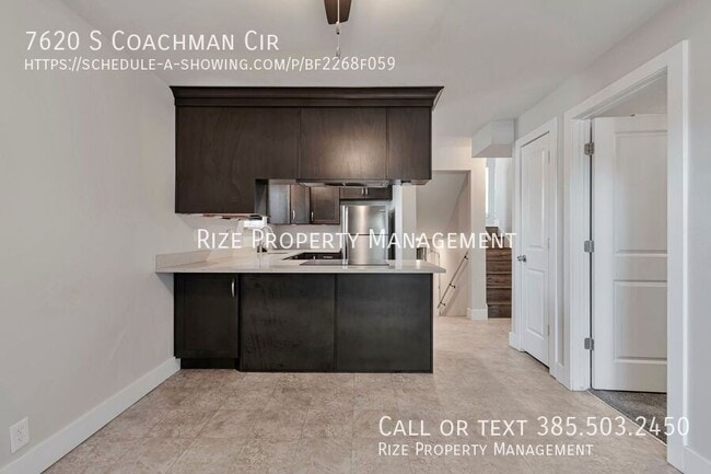 Building Photo - 7620 Coachman Cir
