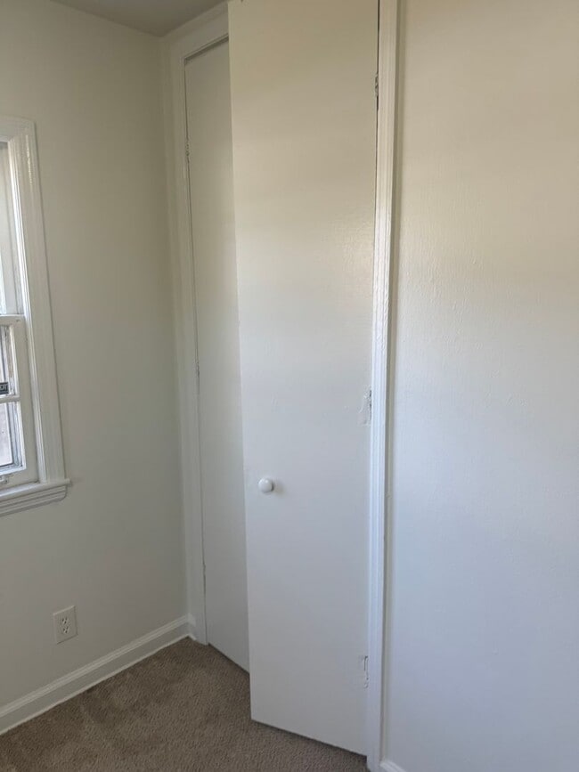 Building Photo - 510 S 19th St