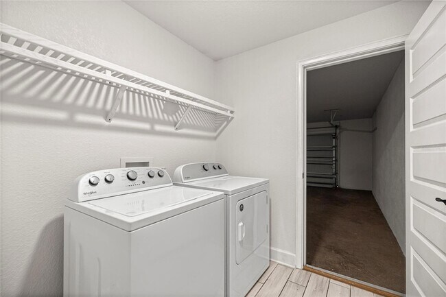 Building Photo - 5826 SW 83rd Ln