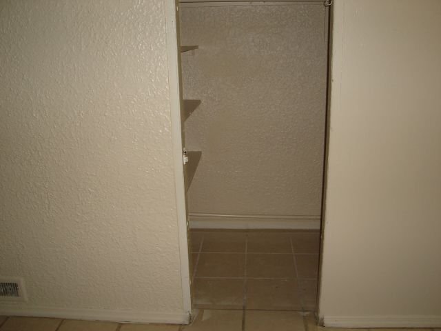 Building Photo - 1514 Majestic Ave