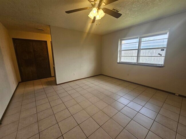 Building Photo - 104 SW 74th St
