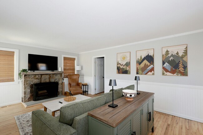 Building Photo - 6 Indian Ave