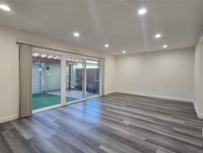 Building Photo - 5475 Cajon Ave