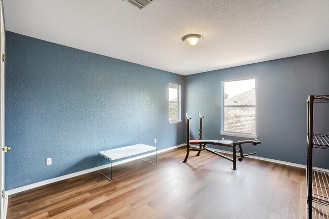 Building Photo - 301 Gulfstream Dr