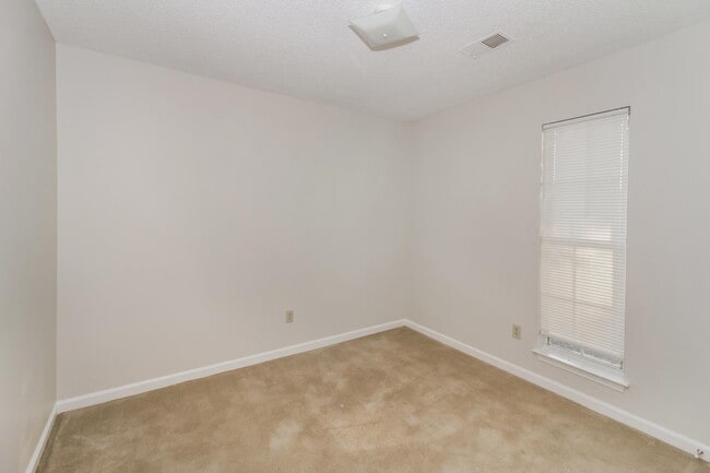 Building Photo - 2563 Country Trail Dr