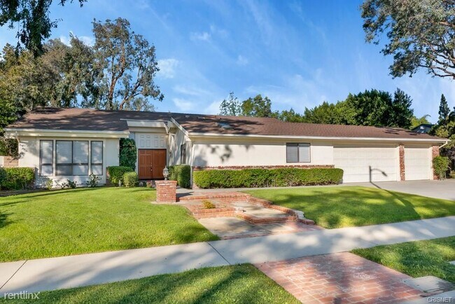 Building Photo - 4 br, 3.5 bath House - 9201 Paso Robles Ave