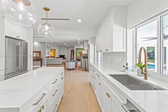 Building Photo - 14270 SW 74th Ct
