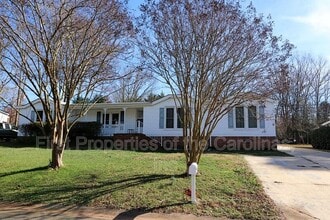 Building Photo - 1148 Southwood Dr