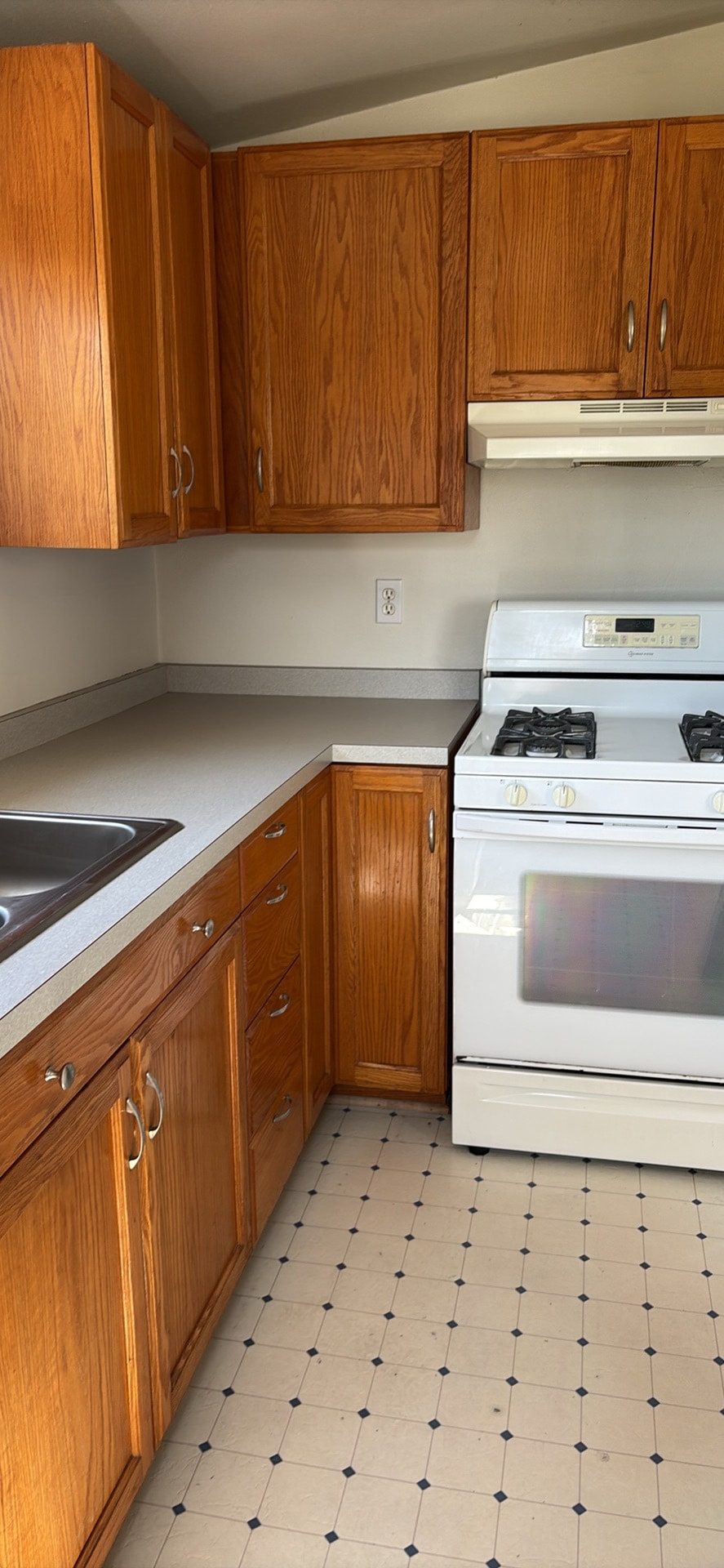 Building Photo - 2405 W Monterey Ave