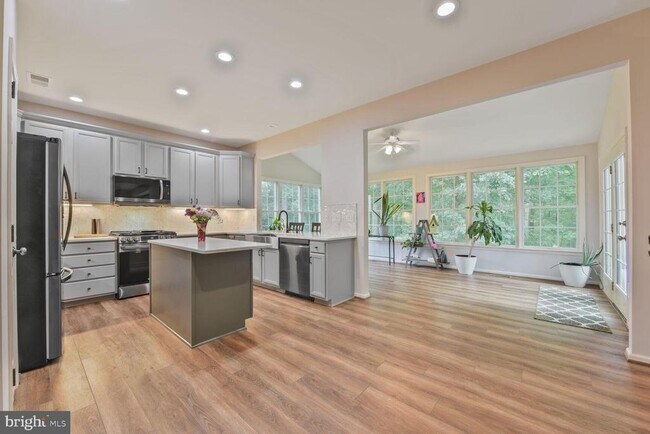 Building Photo - 5907 Tulloch Spring Ct