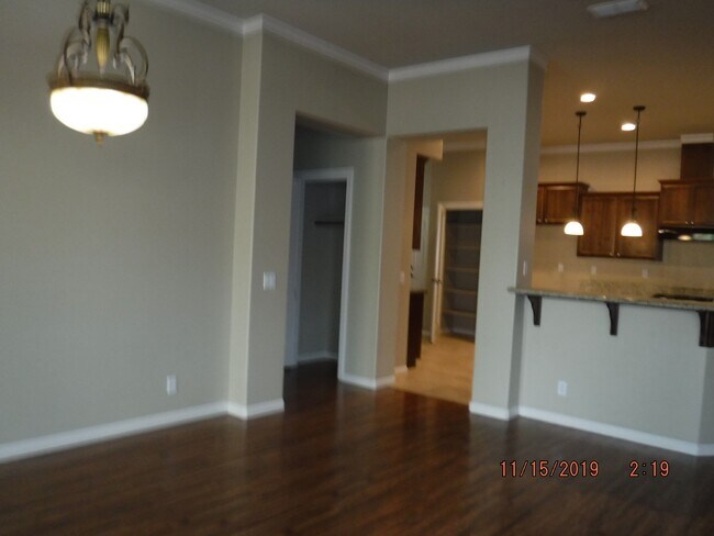 Building Photo - 1127 Manchester Way