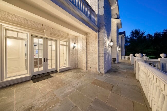 Building Photo - 51 Chestnut Ridge Rd