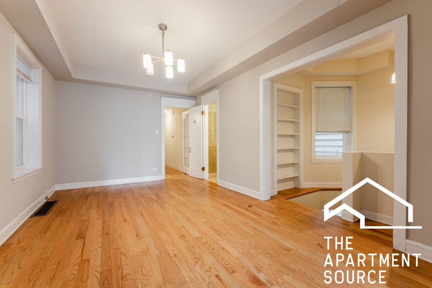 Building Photo - 2660 N Ashland Ave