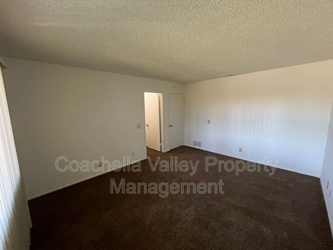 Building Photo - 567 N Hermosa Dr