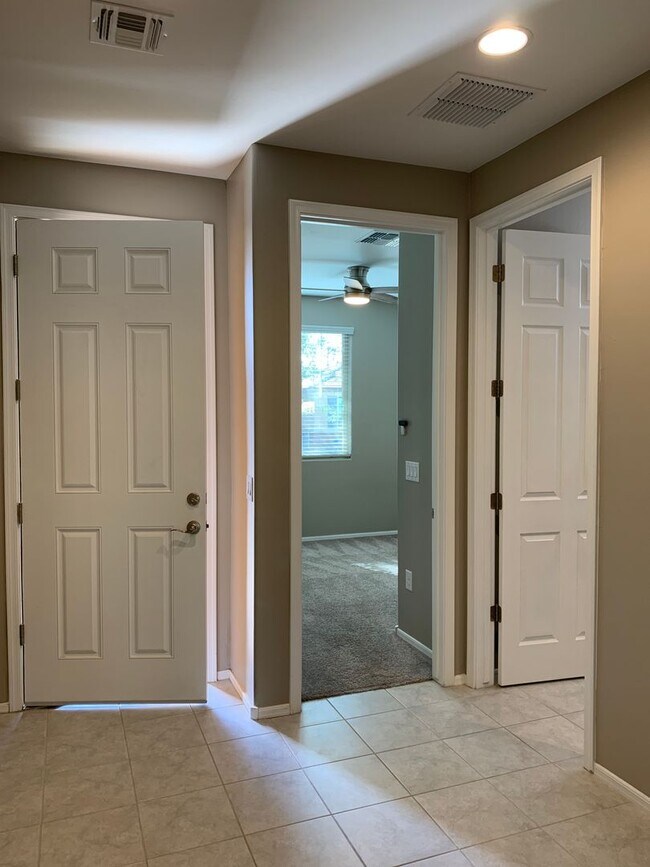 Building Photo - 3 Bedroom 2 Bath Home with 2 car garage, only built in 2020