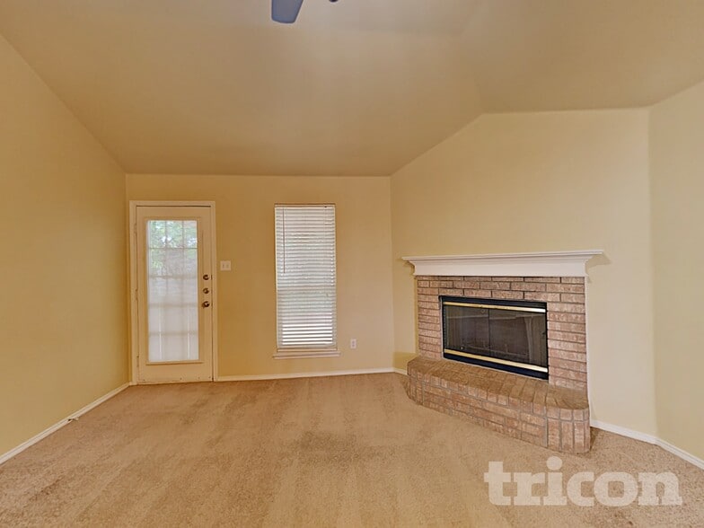 Building Photo - 532 Caravan Dr