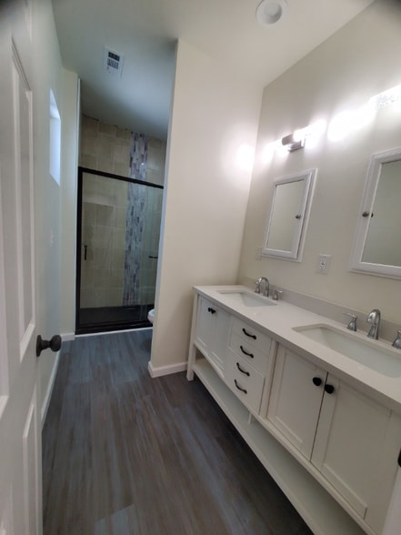 Building Photo - 6325 Tallman Ave