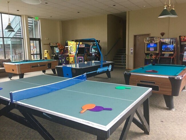 Building Photo - Long Term Rental- Treehouse Condos 302C