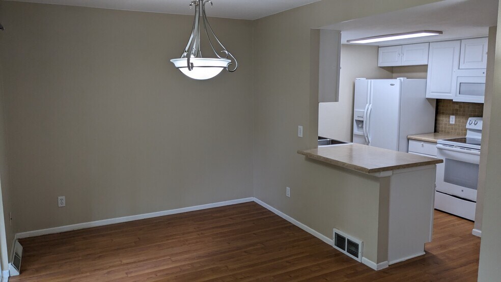 Building Photo - 8715 Garrison Ct