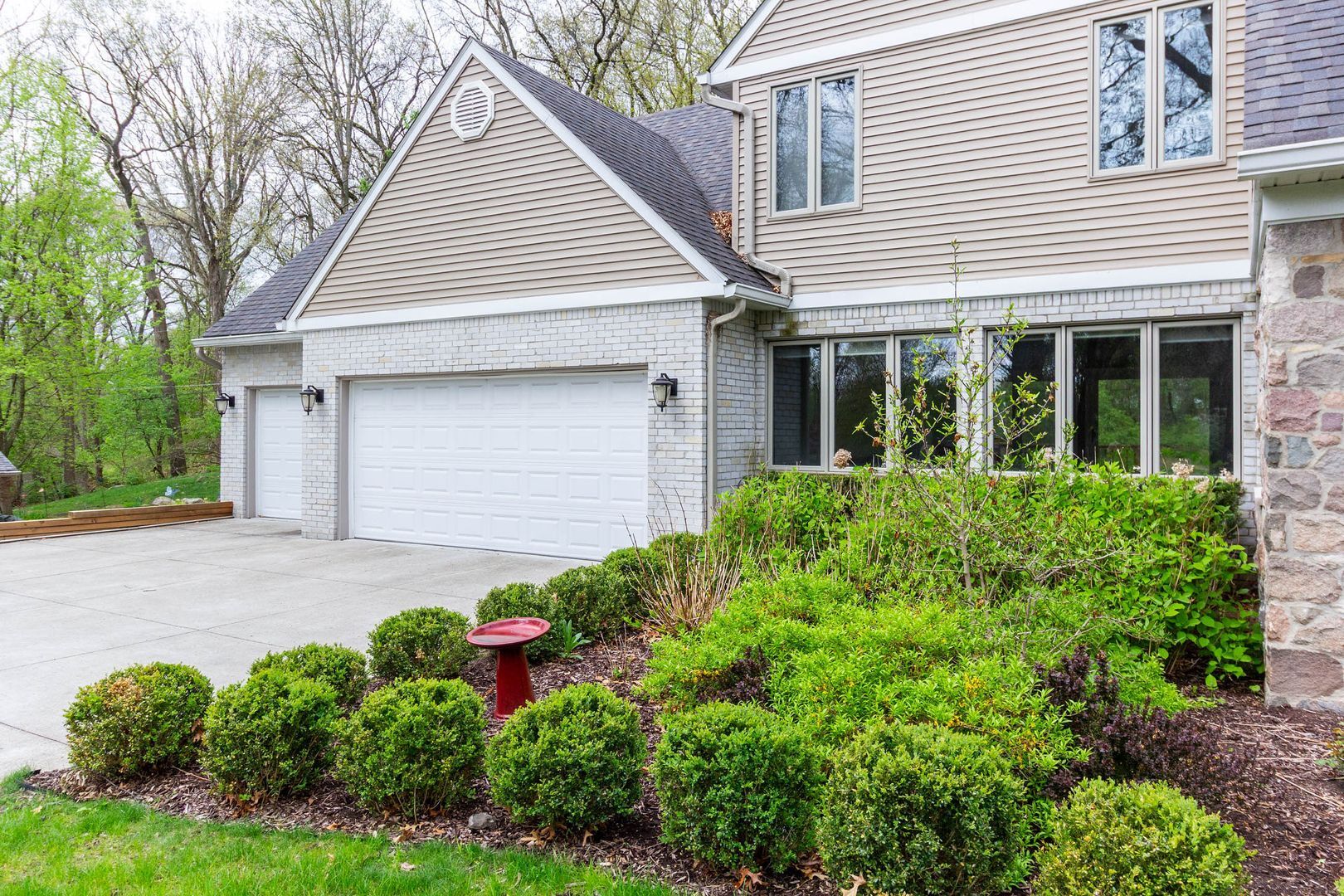 Building Photo - 30705 Woodside Dr