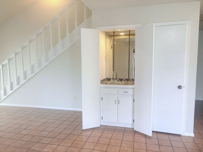 Building Photo - Three bedroom West Norman