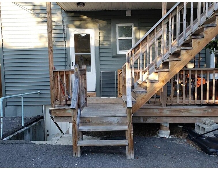 Building Photo - 20 Edison Ave