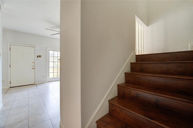 Building Photo - 2121 El Paseo St