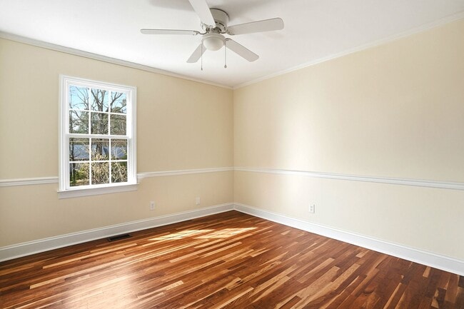Building Photo - LIVE IN THE HEART OF RALEIGH-BEAUTIFUL AND FUNCTIONAL HOME AWAITS YOU!