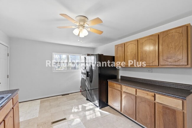 Building Photo - 3-Bedroom Home Convenient to Farmville and Hampden Sydney!