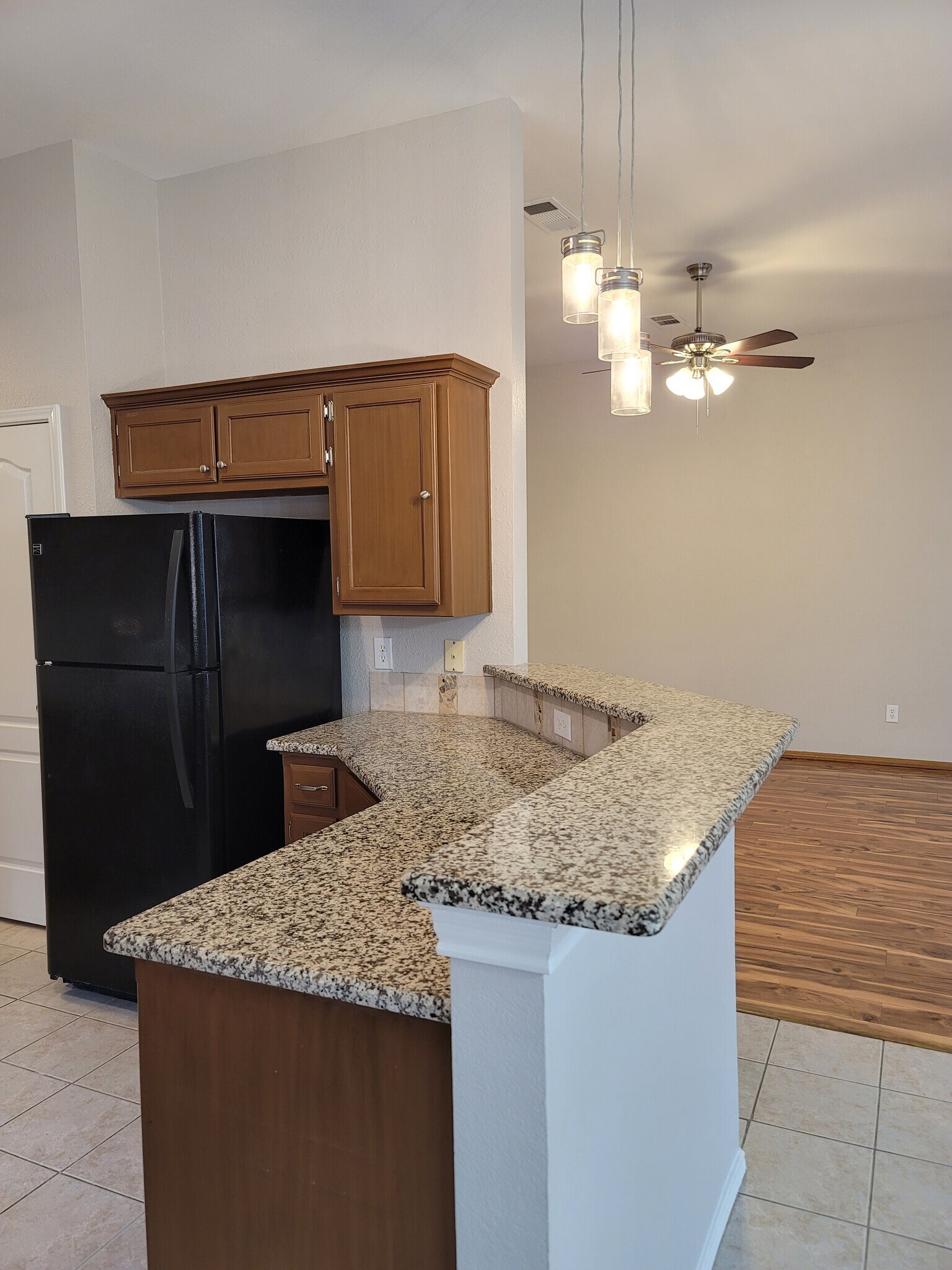 Building Photo - 703 Flagstone Way