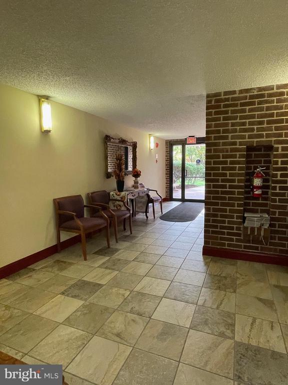Building Photo - 15311 Beaverbrook Ct