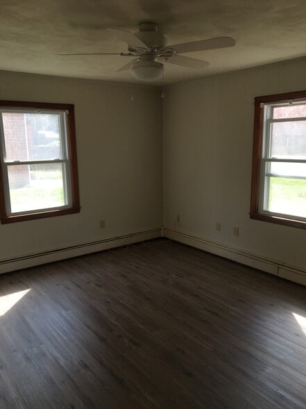 Building Photo - 401 Marlington St