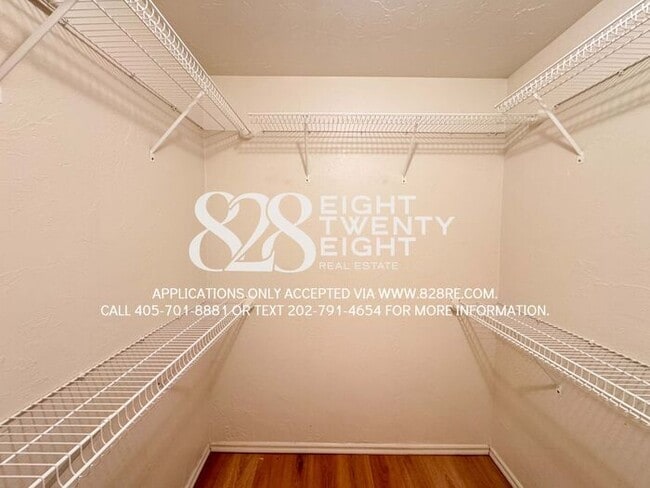 Building Photo - ADORABLE East Norman 3 Bed/2 Bath Duplex Available NOW in Eastridge!