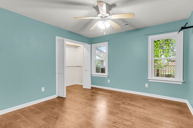 Building Photo - Charming Updated Home with Designer Kitche...