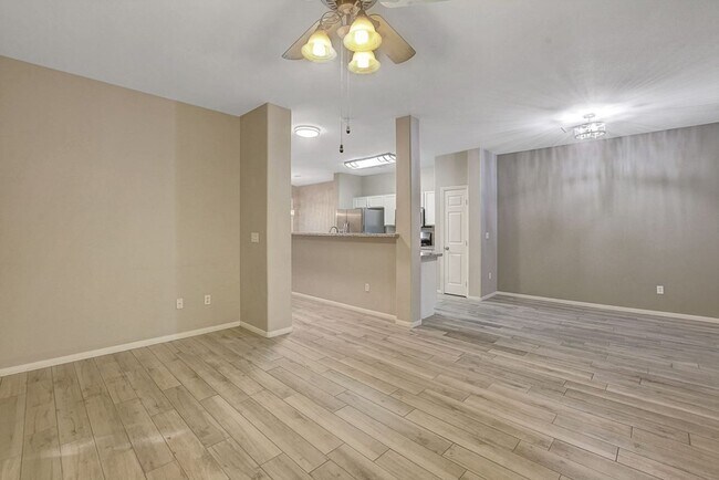 Building Photo - 716 Peachy Canyon Cir