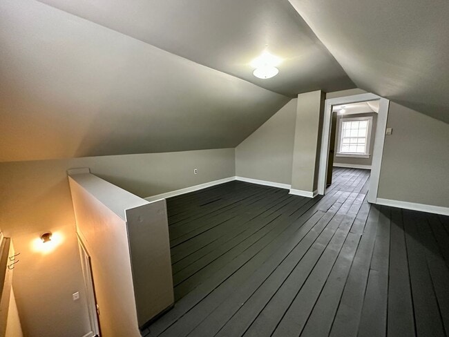 Building Photo - Country Living and Located Near Beautiful ...