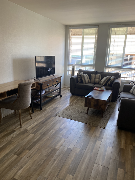 Building Photo - 5540 Lindo Paseo