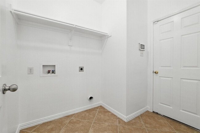 Building Photo - 7000 Snowy Owl St