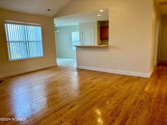 Building Photo - 7109 Verona Dr