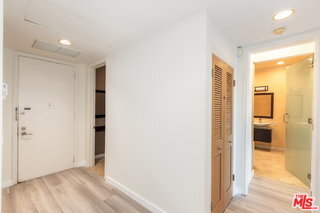 Building Photo - 2324 S Beverly Glen Blvd