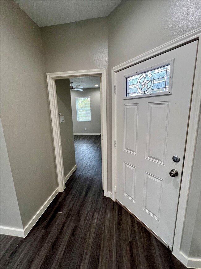 Building Photo - 9809 Leath St