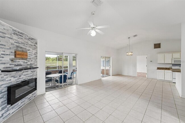 Building Photo - 205 Golf Aire Blvd