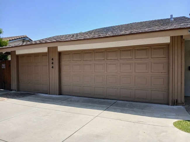 Building Photo - 444 Redlands Ave