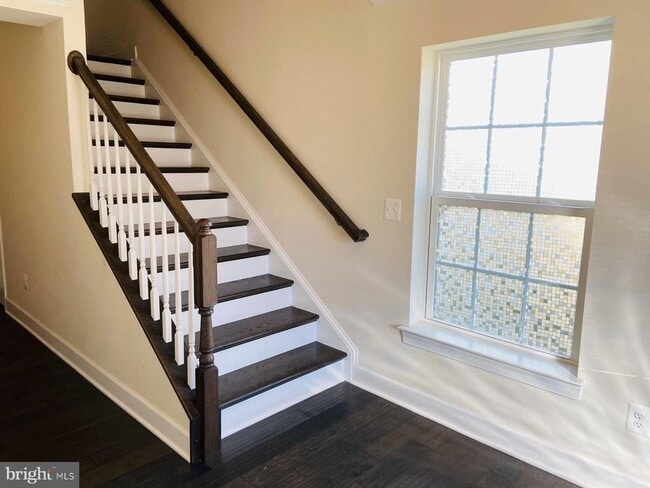 Building Photo - 8474 Craggan Ln