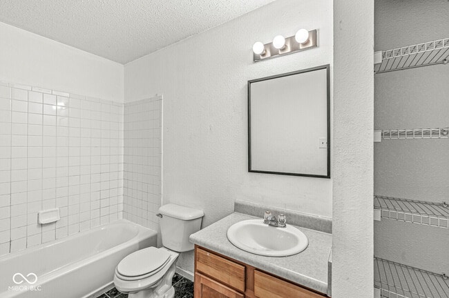 Building Photo - 7928 States Bend Dr